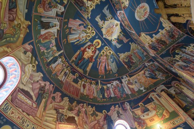 Biserica „Duminica Tuturor Sfinților” din satul Stânca, sfințită de IPS Mitropolit Teofan (GALERIE FOTO)