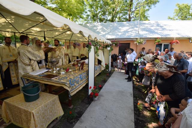 Sfințire de casă socială în Parohia Coada Stâncii