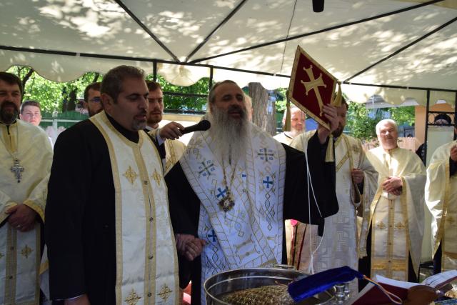 Sfințire de casă socială în Parohia Coada Stâncii