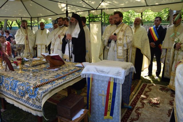 Sfințire de casă socială în Parohia Coada Stâncii