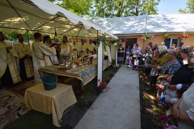 Sfințire de casă socială în Parohia Coada Stâncii