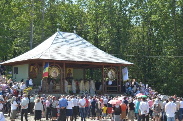 Pictura bisericii de la Mănăstirea Sângeap-Basaraba a fost sfinţită