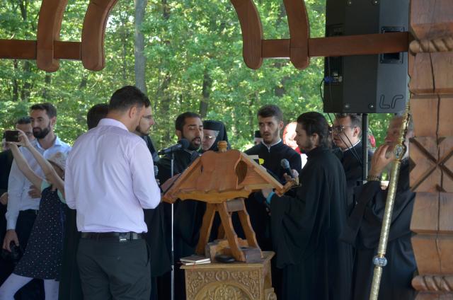 Pictura bisericii de la Mănăstirea Sângeap-Basaraba a fost sfinţită