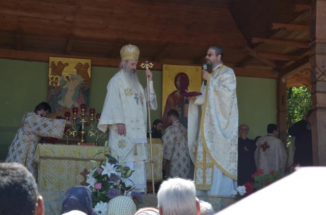 Pictura bisericii de la Mănăstirea Sângeap-Basaraba a fost sfinţită