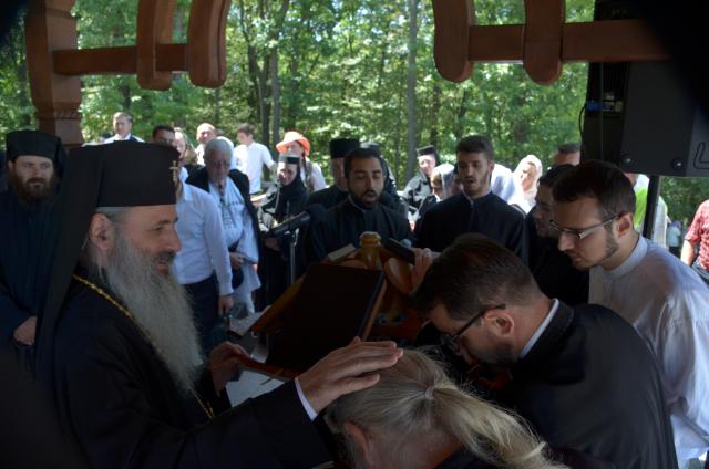 Pictura bisericii de la Mănăstirea Sângeap-Basaraba a fost sfinţită