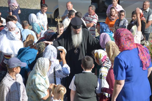 Pictura bisericii de la Mănăstirea Sângeap-Basaraba a fost sfinţită