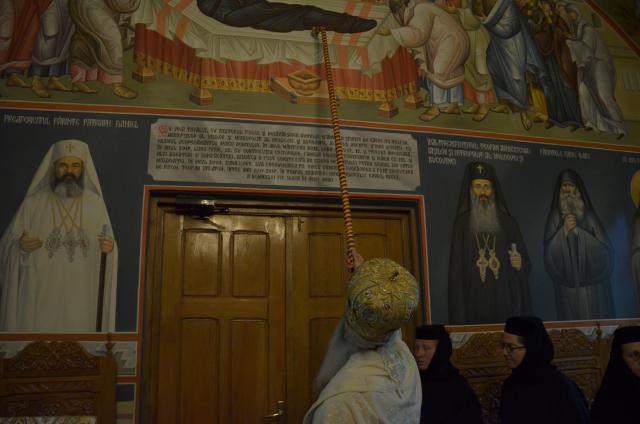 Pictura bisericii de la Mănăstirea Sângeap-Basaraba a fost sfinţită