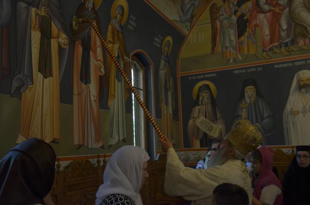 Pictura bisericii de la Mănăstirea Sângeap-Basaraba a fost sfinţită