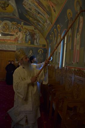 Pictura bisericii de la Mănăstirea Sângeap-Basaraba a fost sfinţită