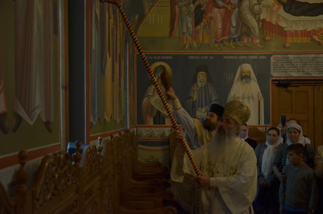Pictura bisericii de la Mănăstirea Sângeap-Basaraba a fost sfinţită