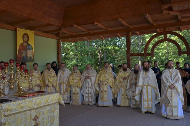 Pictura bisericii de la Mănăstirea Sângeap-Basaraba a fost sfinţită
