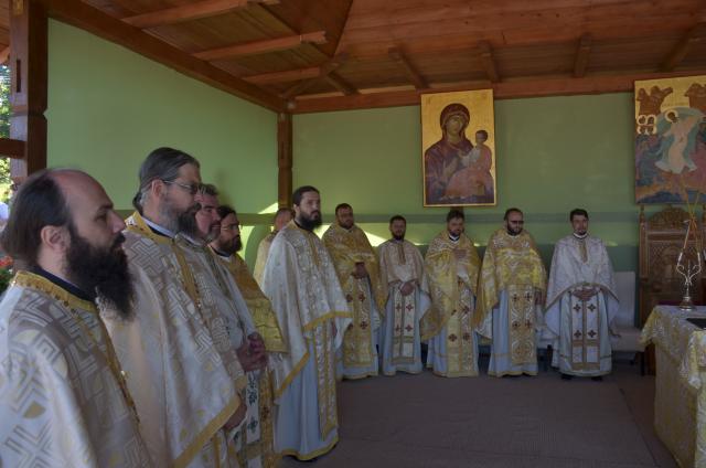 Pictura bisericii de la Mănăstirea Sângeap-Basaraba a fost sfinţită