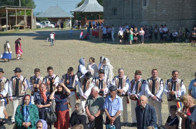 Pictura bisericii de la Mănăstirea Sângeap-Basaraba a fost sfinţită