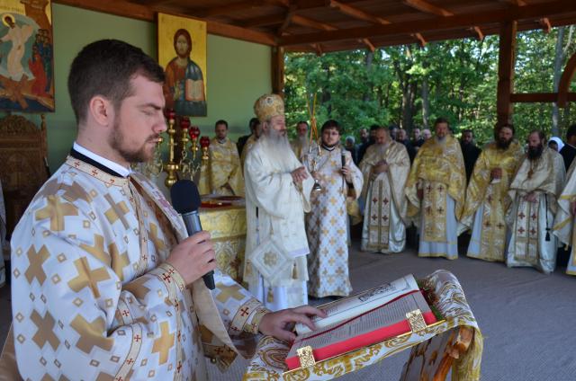 Pictura bisericii de la Mănăstirea Sângeap-Basaraba a fost sfinţită