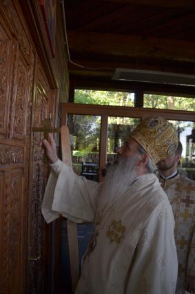 Pictura bisericii de la Mănăstirea Sângeap-Basaraba a fost sfinţită