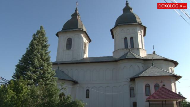(Video) Catedrala Episcopală din Huși și-a serbat hramul