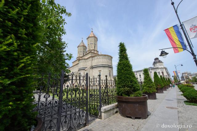 (Foto) Biserica Mănăstirii Sfinții Trei Ierarhi