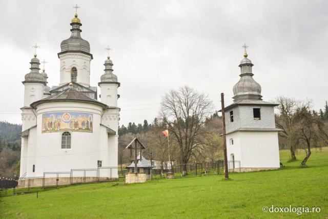 (VIDEO) Schitul Vovidenia înscrie o pagină frumoasă din istoria Bisericii lui Hristos din Moldova