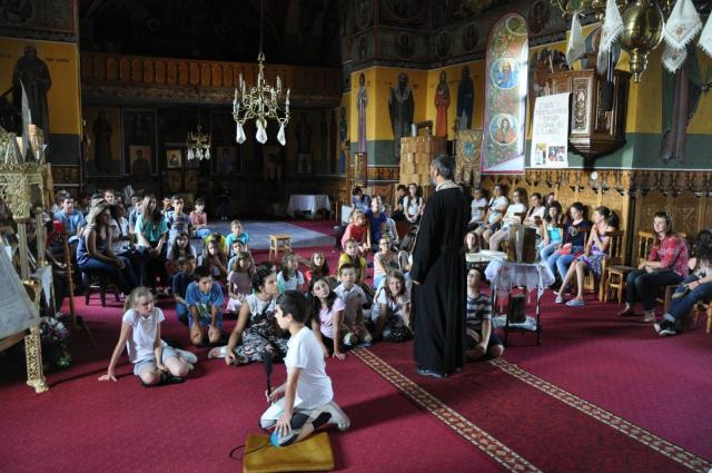 Tabăra de creaţie „Dăruind vei dobândi” de la Filioara