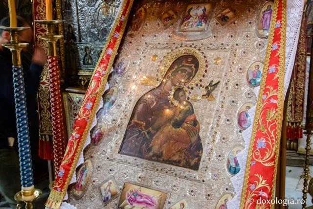 Icoana Maicii Domnului „Ocrotitoare nebiruită” de la Mănăstirea Cutlumuș