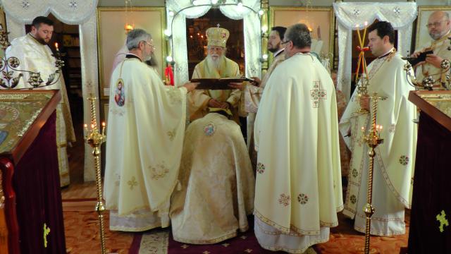 Slujire arhierească şi eveniment cultural în Parohia Ţibeni, Suceava