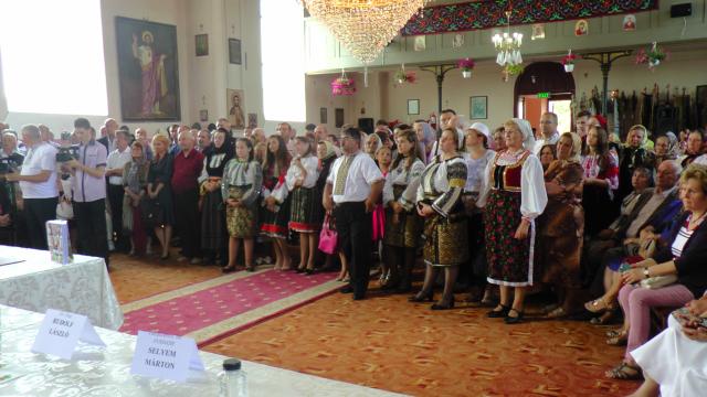 Slujire arhierească şi eveniment cultural în Parohia Ţibeni, Suceava