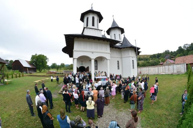 „Sfântul Pantelimon este o mare nădejde pentru noi“