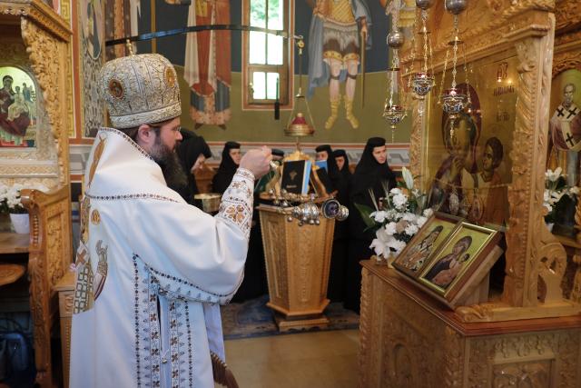 Tabăra de vară a tinerelor familii româneşti din țarile scandinave, lângă Mănăstirea Cormaia-Sângeoez Băi