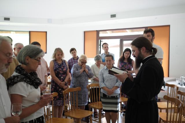 Tabăra de vară a tinerelor familii româneşti din țarile scandinave, lângă Mănăstirea Cormaia-Sângeoez Băi