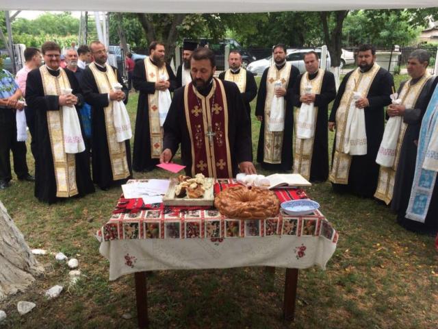 Sfântul Pantelimon, serbat la Bereşti şi Oneşti