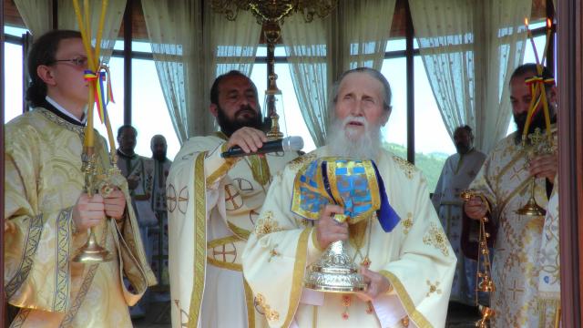 Liturghie arhierească la 1.240 de metri altitudine