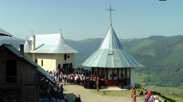 Liturghie arhierească la 1.240 de metri altitudine