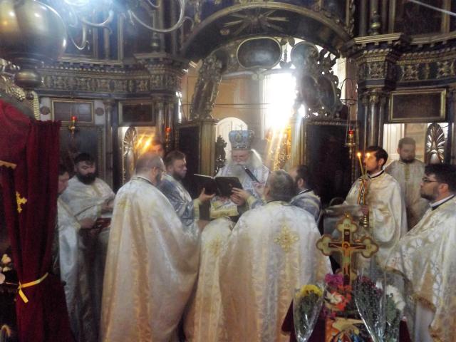 Liturghie arhierească şi sfinţire de casă parohială la Hilişeu Horia