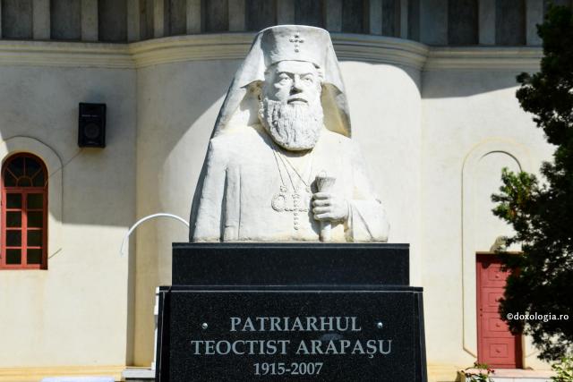 bustul Patriarhului Teoctist