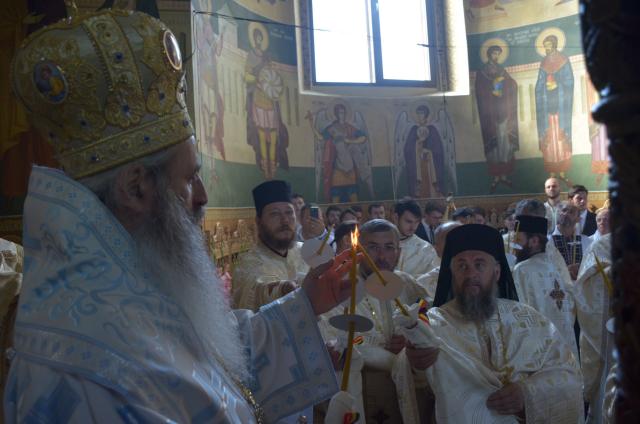 Schitul din „Poiana liniştii”, resfinţit de IPS Mitropolit Teofan