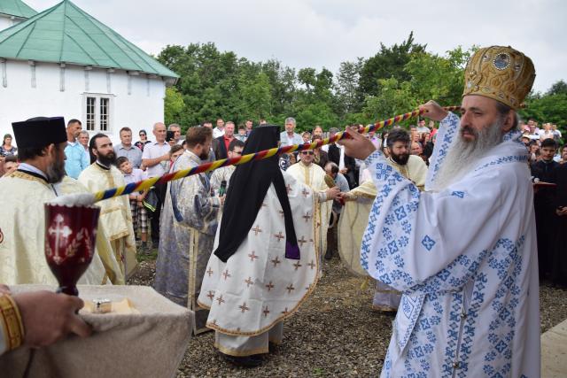 Sfințire de biserică la Mănăstirea Dagâța