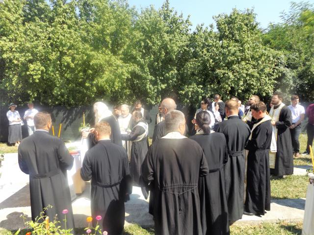 Liturghie arhierească şi sfinţire de casă parohială la Hilişeu Horia