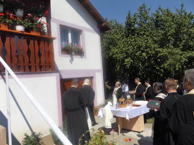 Liturghie arhierească şi sfinţire de casă parohială la Hilişeu Horia