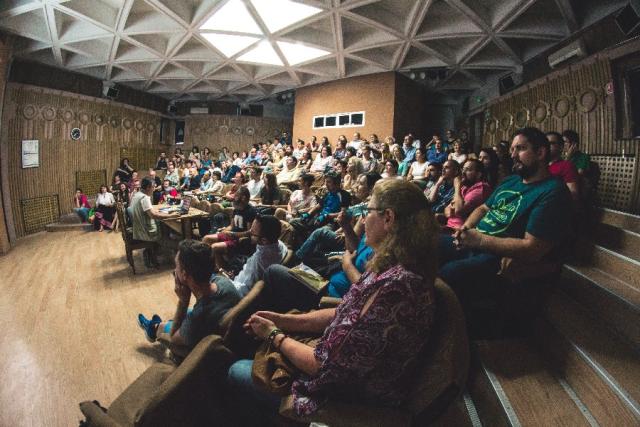 Expoziţiile „Călător prin Ierusalim“ şi „Urme“, vernisate la Iaşi