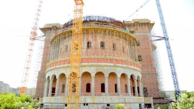 Construcția corpului principal al Catedralei Naționale se apropie de finalizare