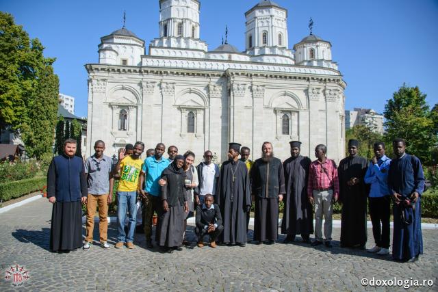 Tineri din Patriarhia Alexandriei și a întregii Africi, în vizită la mănăstirile ieșene (galerie FOTO)