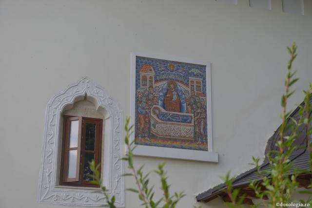 IPS Părinte Teofan, la Mănăstirea Văratec: „Omul este destinat să fie loc în care se aşază Dumnezeu”