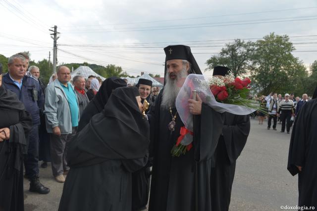 IPS Părinte Teofan, la Mănăstirea Văratec: „Omul este destinat să fie loc în care se aşază Dumnezeu”