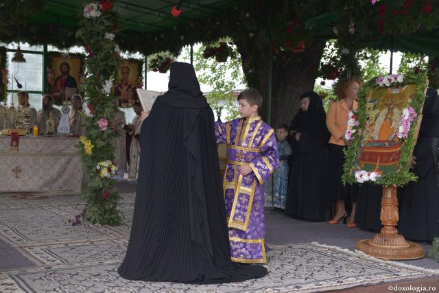 IPS Părinte Teofan, la Mănăstirea Văratec: „Omul este destinat să fie loc în care se aşază Dumnezeu”