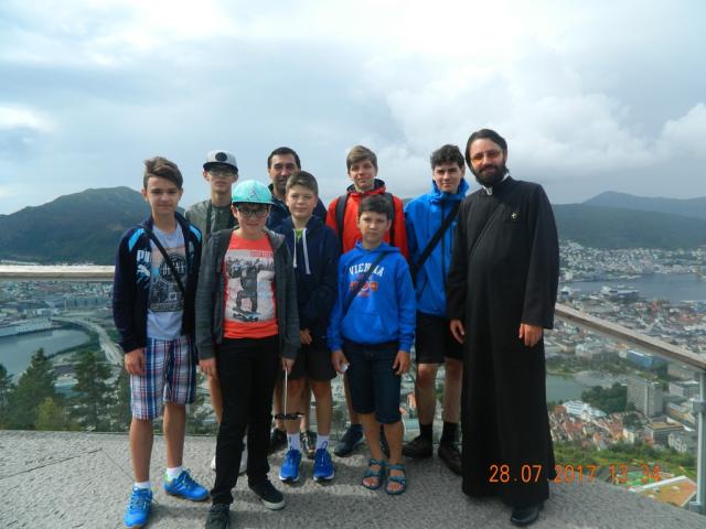 Excursie pentru copiii merituoşi de la Biserica „Sfântul Dumitru“