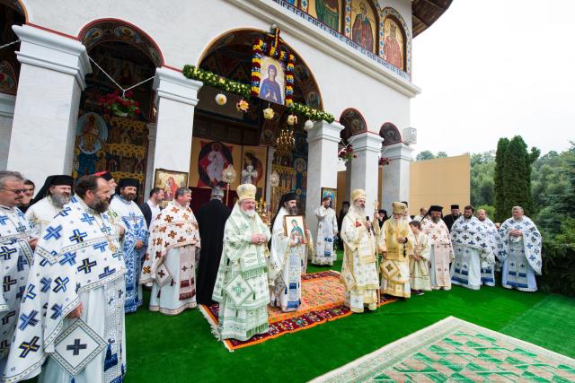 (Foto) Sfânta Cuvioasă Teodora, sărbătorită la Mănăstirea Sihăstria prin Liturghie arhierească