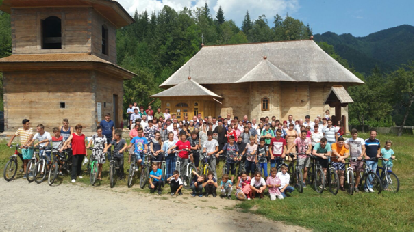 Credincioşi din Izvoarele şi Camenca, în pelerinaj