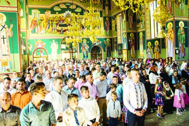 Prima Liturghie săvârşită „acasă“, la mănăstirea de metanie, ca vlădică