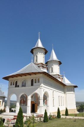 Popas duhovnicesc la Mănăstirea „Sfântul Ierarh Vasile cel Mare” din localitatea Bodeşti, ţinutul Neamţului