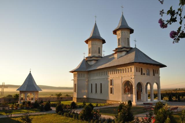Popas duhovnicesc la Mănăstirea „Sfântul Ierarh Vasile cel Mare” din localitatea Bodeşti, ţinutul Neamţului